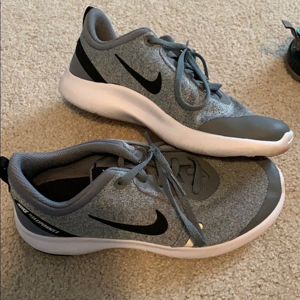 Girls Nike Flex Experience 8